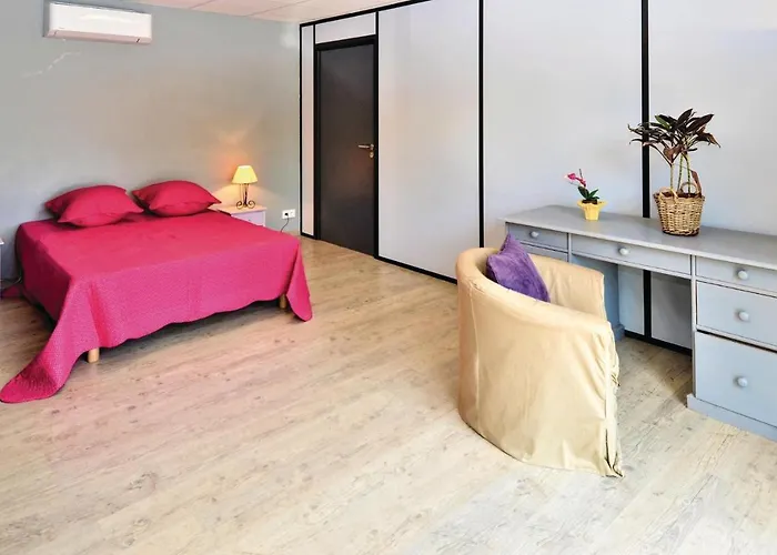 Gorgeous In Montaren Et St Mediers * Serviers-et-Labaume
